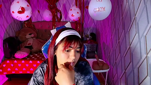 Snapshot of NicolleTaylor chatting on February 13, 3:35 am NicolleTaylor online show from February 13, 3:35 am