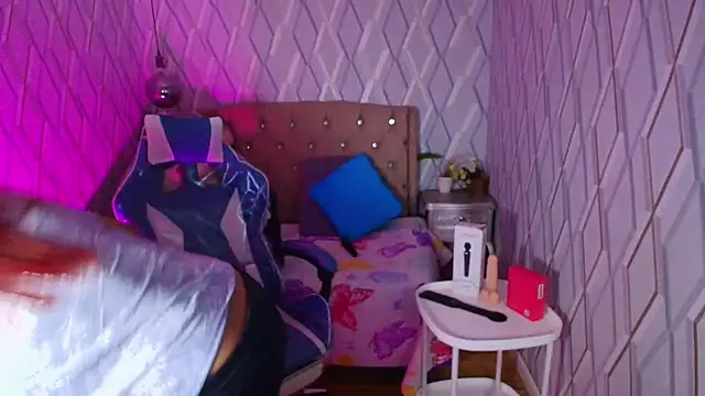 Snapshot of NicolleTaylor chatting on March 1, 4:36 am NicolleTaylor online show from March 1, 4:36 am