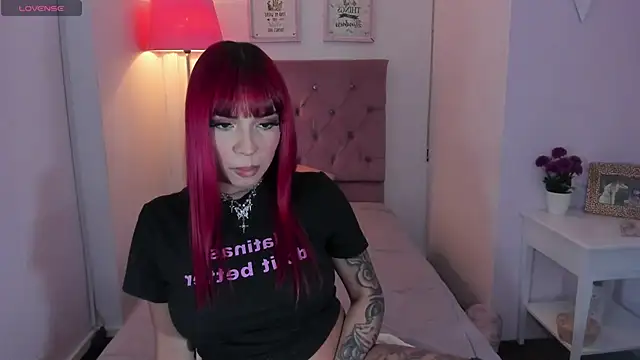 Snapshot of Ada__luna chatting on February 25, 10:04 am Ada luna online show from February 25, 10:04 am