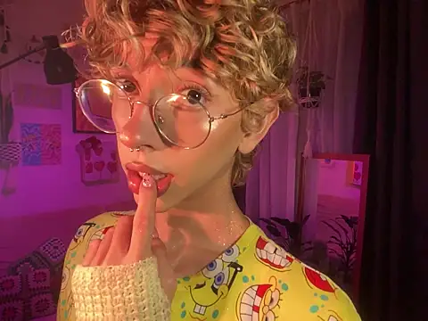 lyamthommpson online show from March 1, 3:19 am