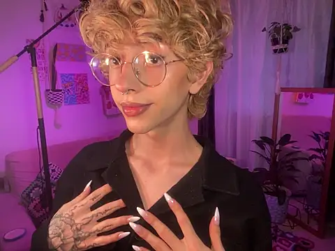 lyamthommpson online show from March 27, 9:03 pm