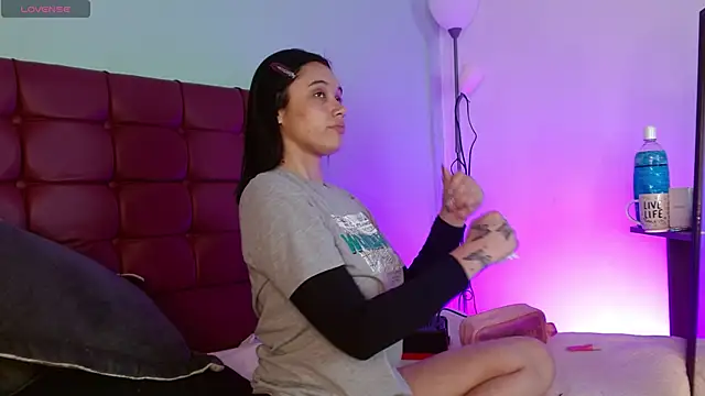 Snapshot of megan_lover chatting on April 2, 1:42 pm megan lover online show from April 2, 1:42 pm