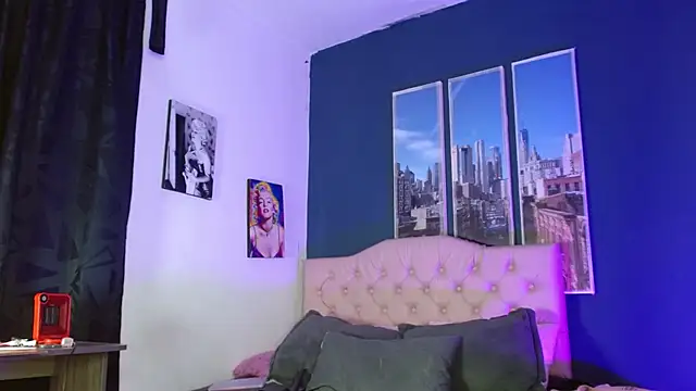 Snapshot of megan_lover chatting on May 28, 1:36 am megan lover online show from May 28, 1:36 am