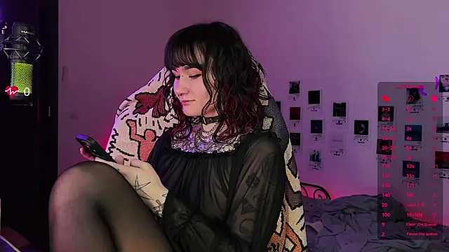 deadlysweet online show from September 14, 2:44 am