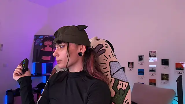 deadlysweet online show from May 24, 3:33 am