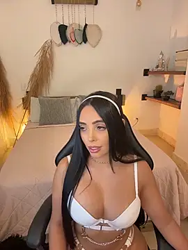 annyfosterr online show from April 27, 11:47 pm