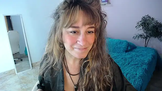 Paula Paz online show from November 22, 4:50 pm