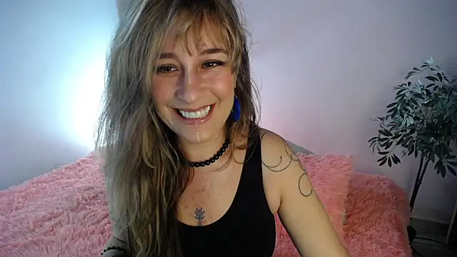 Paula Paz online show from December 17, 3:07 pm