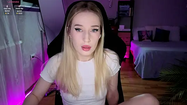 Little Soph online show from June 26, 1:21 am