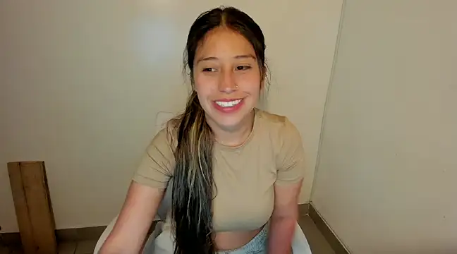 kiaraowen online show from March 22, 10:26 pm