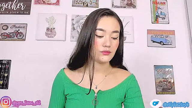 olivia22love online show from September 25, 2:21 pm