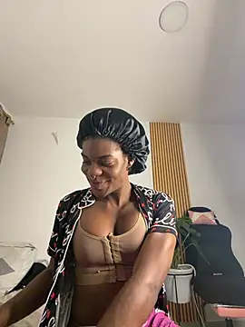 Snapshot of SharonGrowing chatting on July 22, 5:54 am SharonGrowing online show from July 22, 5:54 am