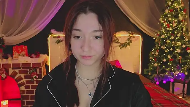 Snapshot of YasmineWest chatting on December 1, 1:54 am YasmineWest online show from December 1, 1:54 am