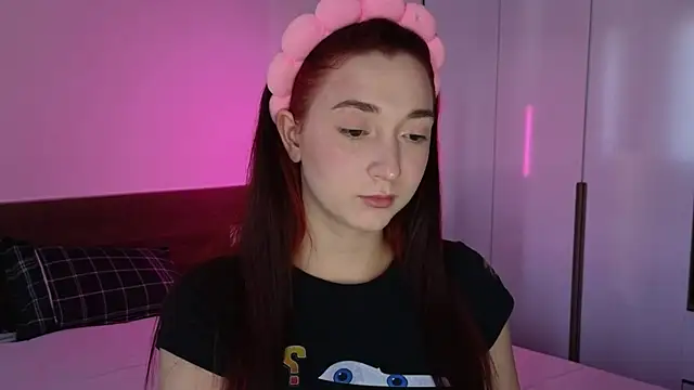 YasmineWest online show from July 18, 8:40 am