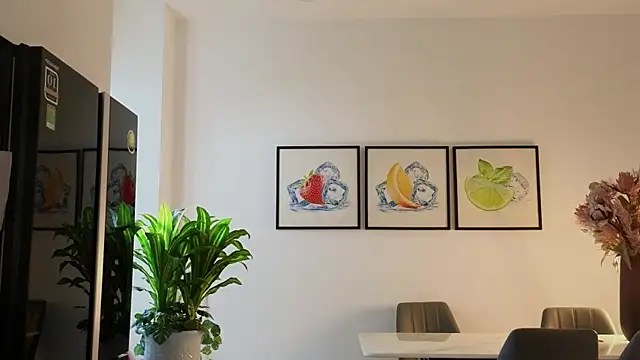 YasmineWest online show from July 25, 1:04 am