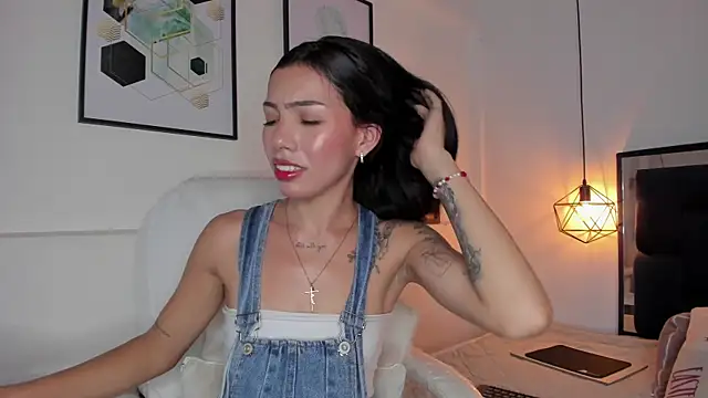 Snapshot of amysc chatting on October 6, 1:41 pm amysc online show from October 6, 1:41 pm