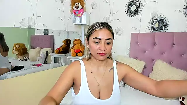 milf bigass  online show from January 27, 1:30 pm