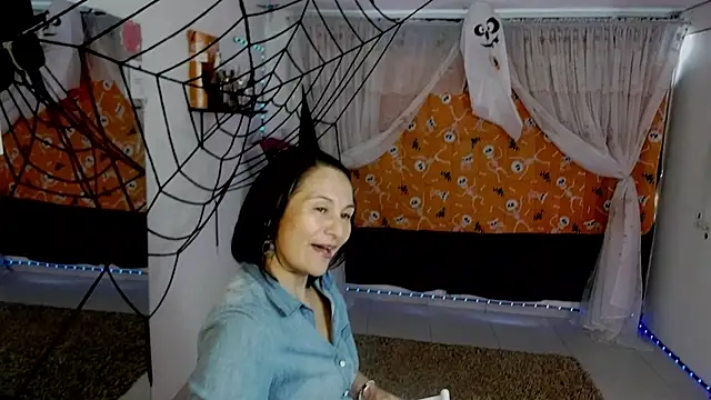 lollita 23  online show from October 28, 5:59 pm