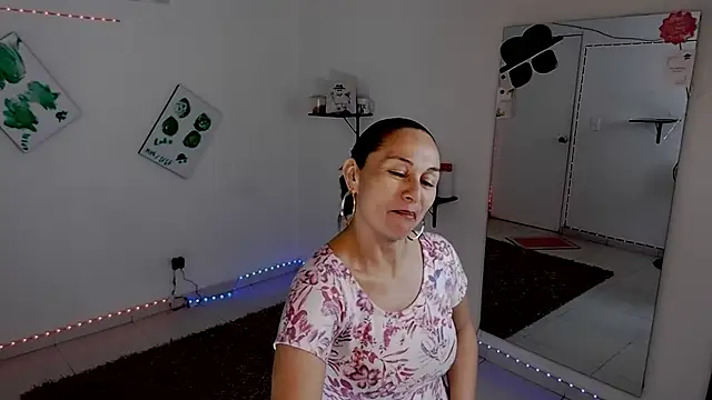 lollita 23  online show from November 13, 8:19 pm