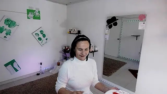 lollita 23  online show from March 7, 7:22 pm