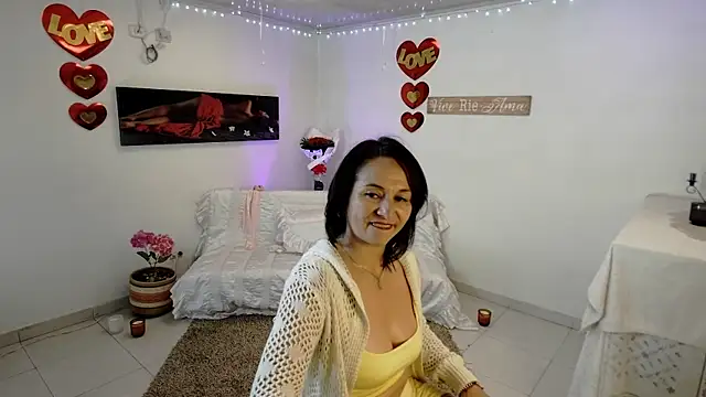 Snapshot of lollita_23_ chatting on April 11, 7:18 pm lollita 23 online show from April 11, 7:18 pm