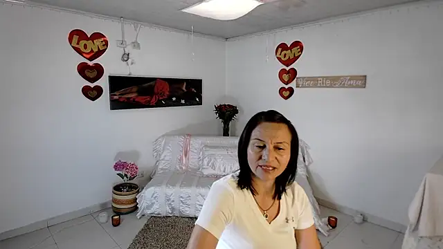 Snapshot of lollita_23_ chatting on April 16, 7:14 pm lollita 23 online show from April 16, 7:14 pm