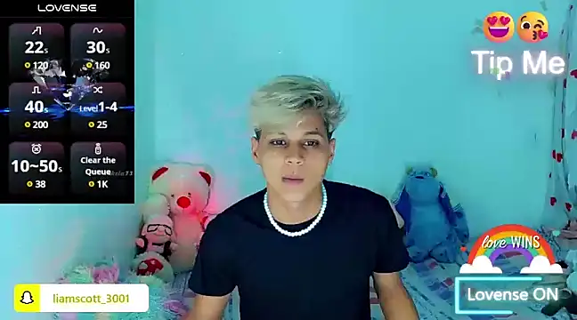 Liamscott  online show from December 3, 3:52 am