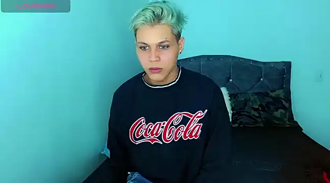 Liamscott  online show from January 29, 4:26 am