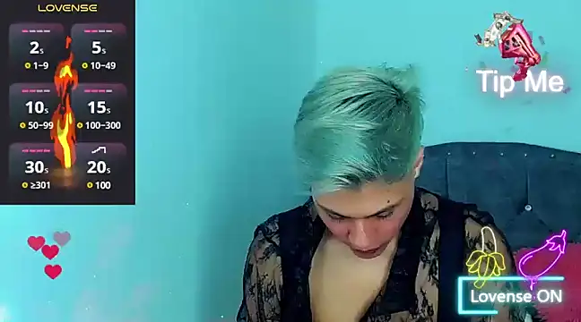 Liamscott  online show from February 3, 2:03 am