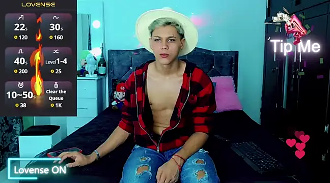 Liamscott  online show from February 9, 1:44 am