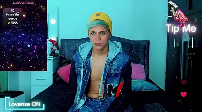 Liamscott  online show from February 10, 4:30 am