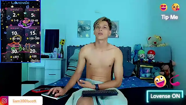 Liamscott  online show from November 18, 8:35 pm