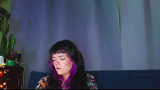 Snapshot of purple_em69 chatting on June 21, 4:48 am purple em69 online show from June 21, 4:48 am