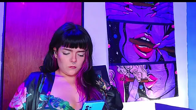 Snapshot of purple_em69 chatting on July 7, 2:54 pm purple em69 online show from July 7, 2:54 pm