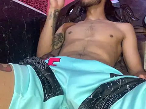 Snapshot of tanned_boy chatting on March 4, 2:56 pm tanned boy online show from March 4, 2:56 pm