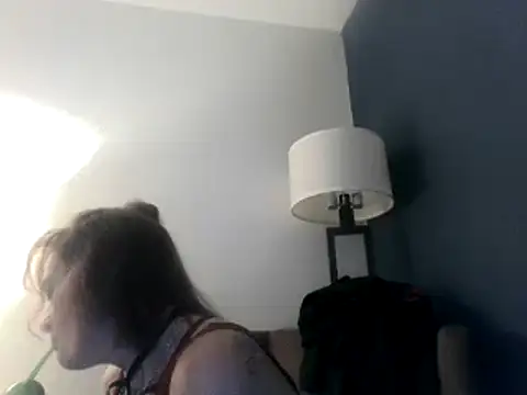 Snapshot of renegade_vyxxen chatting on January 9, 8:55 pm renegade vyxxen online show from January 9, 8:55 pm