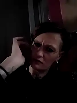 Snapshot of renegade_vyxxen chatting on November 20, 1:28 am renegade vyxxen online show from November 20, 1:28 am