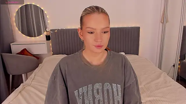 CassieRayss online show from February 20, 12:16 pm