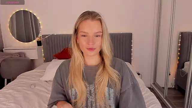CassieRayss online show from May 2, 10:53 am