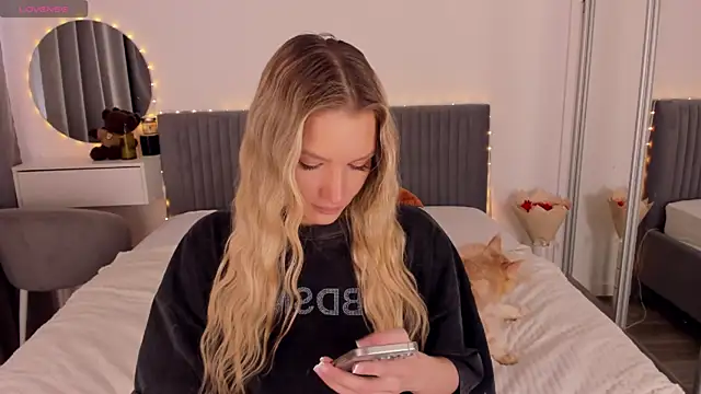 CassieRayss online show from June 7, 12:53 pm