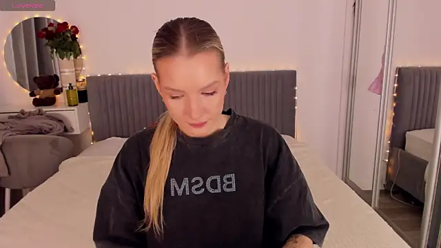 CassieRayss online show from June 14, 12:07 pm