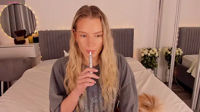 CassieRayss online show from June 25, 3:49 pm