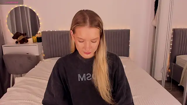 CassieRayss online show from July 1, 10:06 am