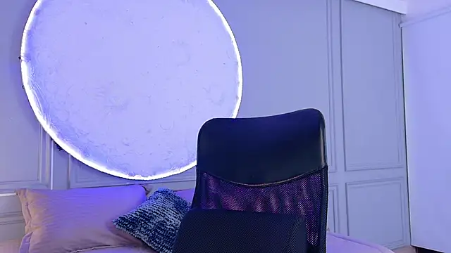 martina duque  online show from March 8, 9:07 pm