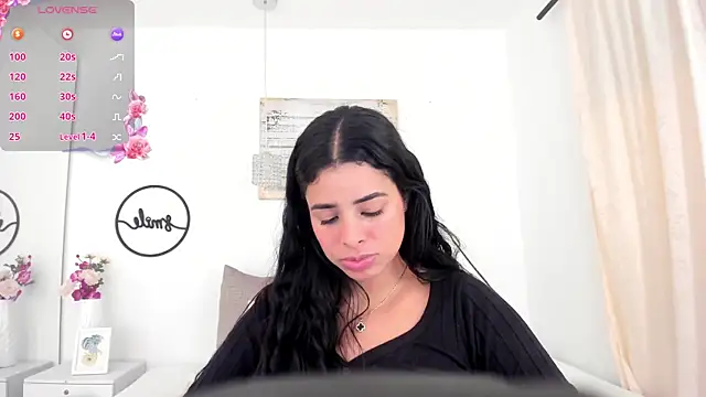 emma castilloo online show from December 11, 1:47 am