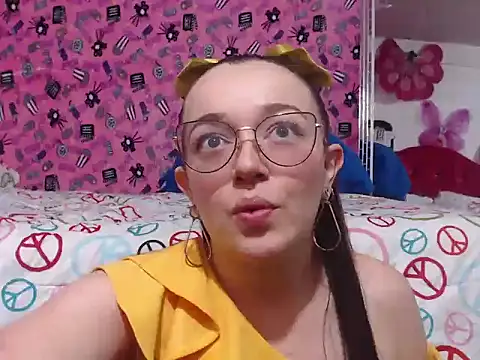 Angela 18honey online show from June 6, 1:32 am
