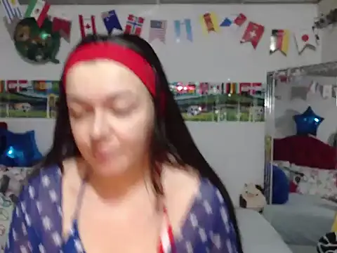 Snapshot of Angela_18honey chatting on July 2, 3:06 am Angela 18honey online show from July 2, 3:06 am