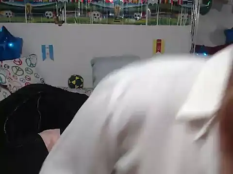 Snapshot of Angela_18honey chatting on July 25, 2:53 am Angela 18honey online show from July 25, 2:53 am