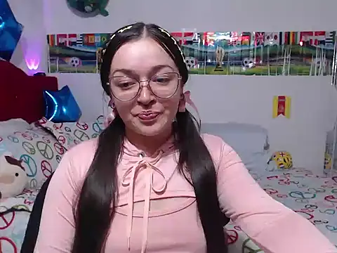 Snapshot of Angela_18honey chatting on July 31, 4:12 am Angela 18honey online show from July 31, 4:12 am