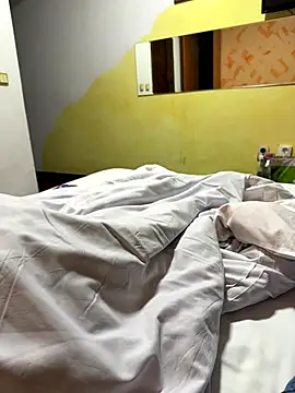 SLRuwi99 online show from October 4, 5:11 pm